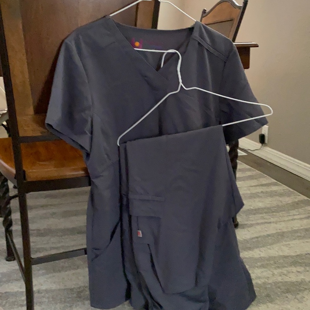 Maternity scrubs